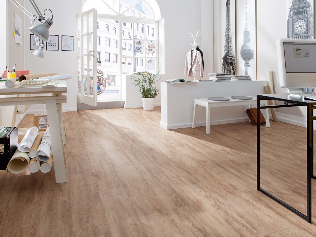 Ламинат Haro Tritty 100 дуб карамель 530305 фото в интерьере Ламинат Haro Tritty 100 дуб карамель 530305 фото в интерьере